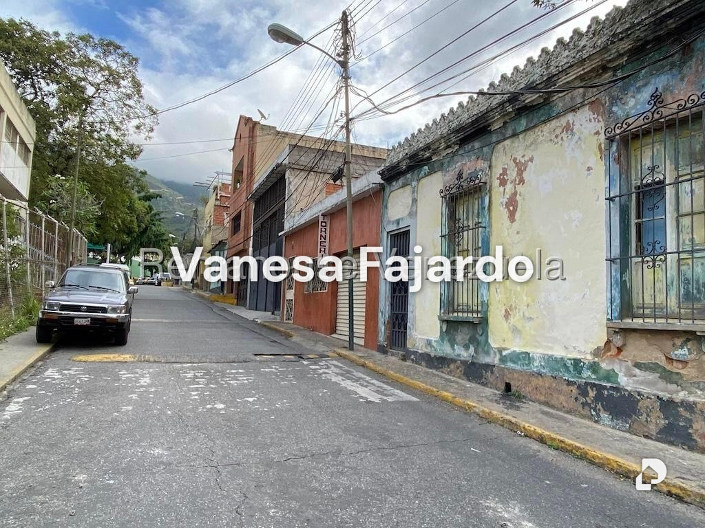 Edificio en Parroquia La Candelaria, Caracas – 2
