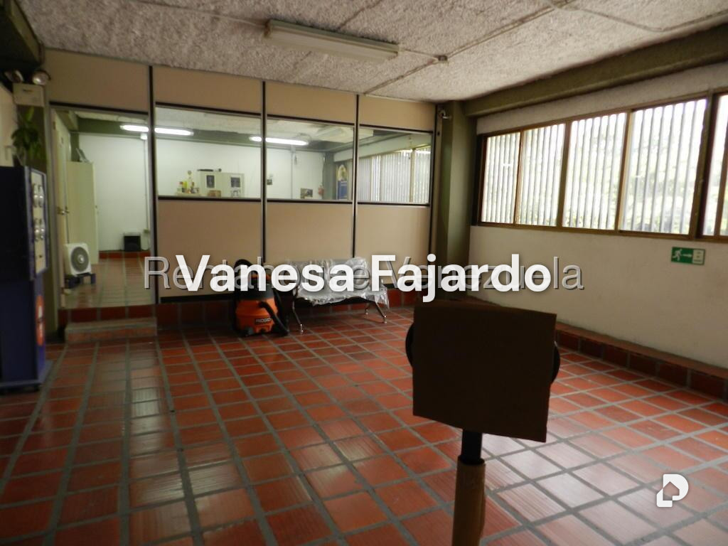 Edificio en Parroquia La Candelaria, Caracas – 12