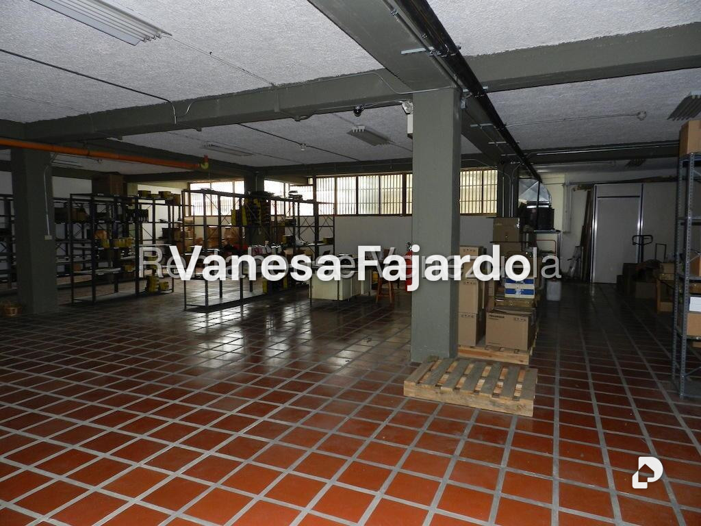 Edificio en Parroquia La Candelaria, Caracas – 19