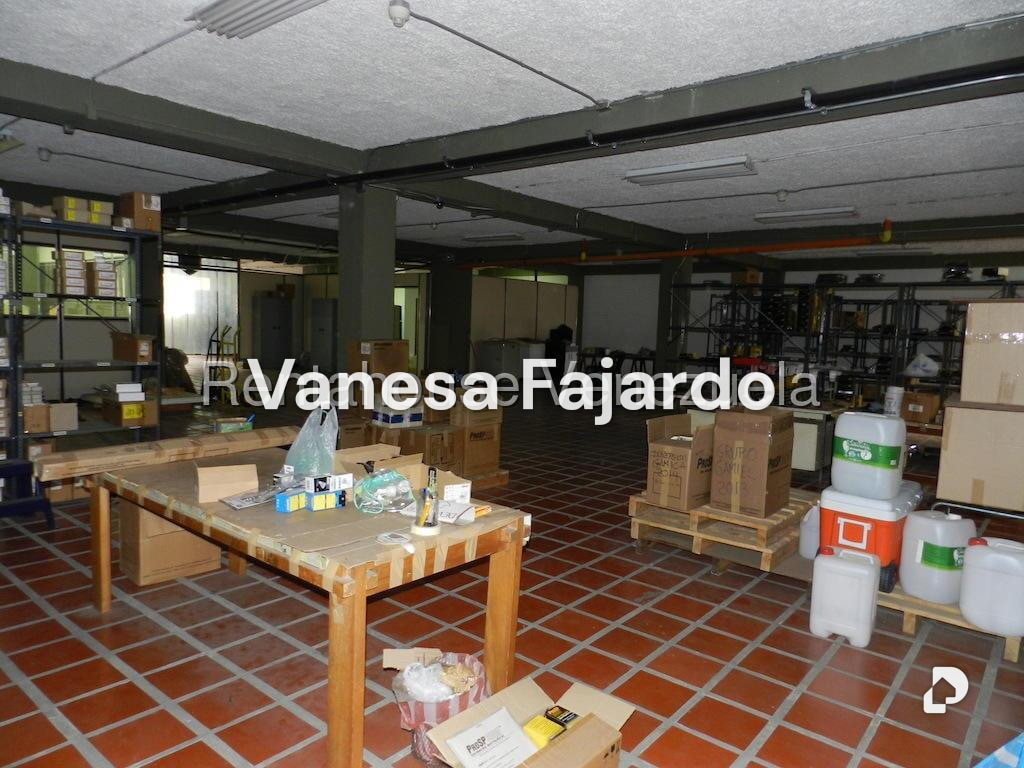 Edificio en Parroquia La Candelaria, Caracas – 24