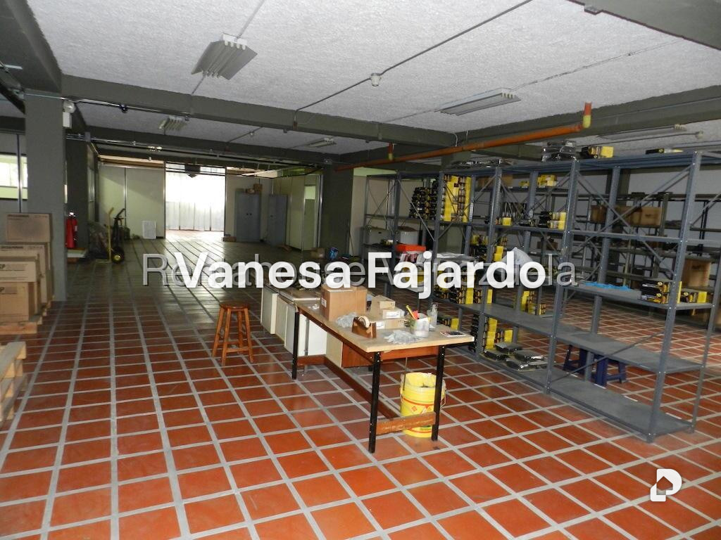 Edificio en Parroquia La Candelaria, Caracas – 18
