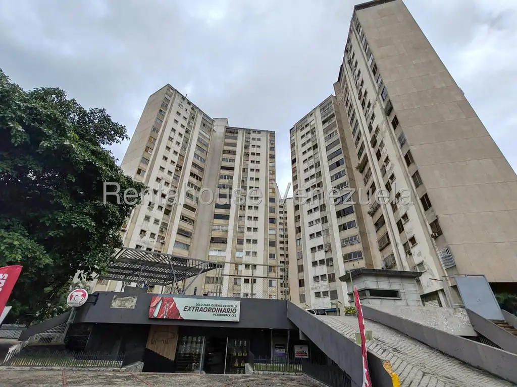 Apartment in El Bosque, Caracas - 1