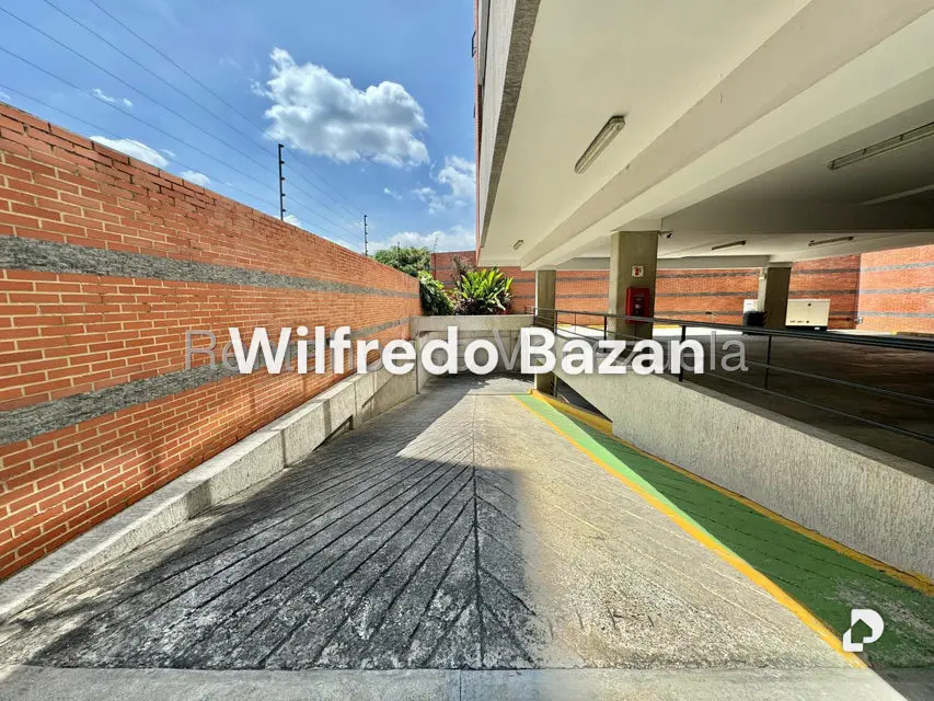 Edificio en Los Dos Caminos, Caracas – 16