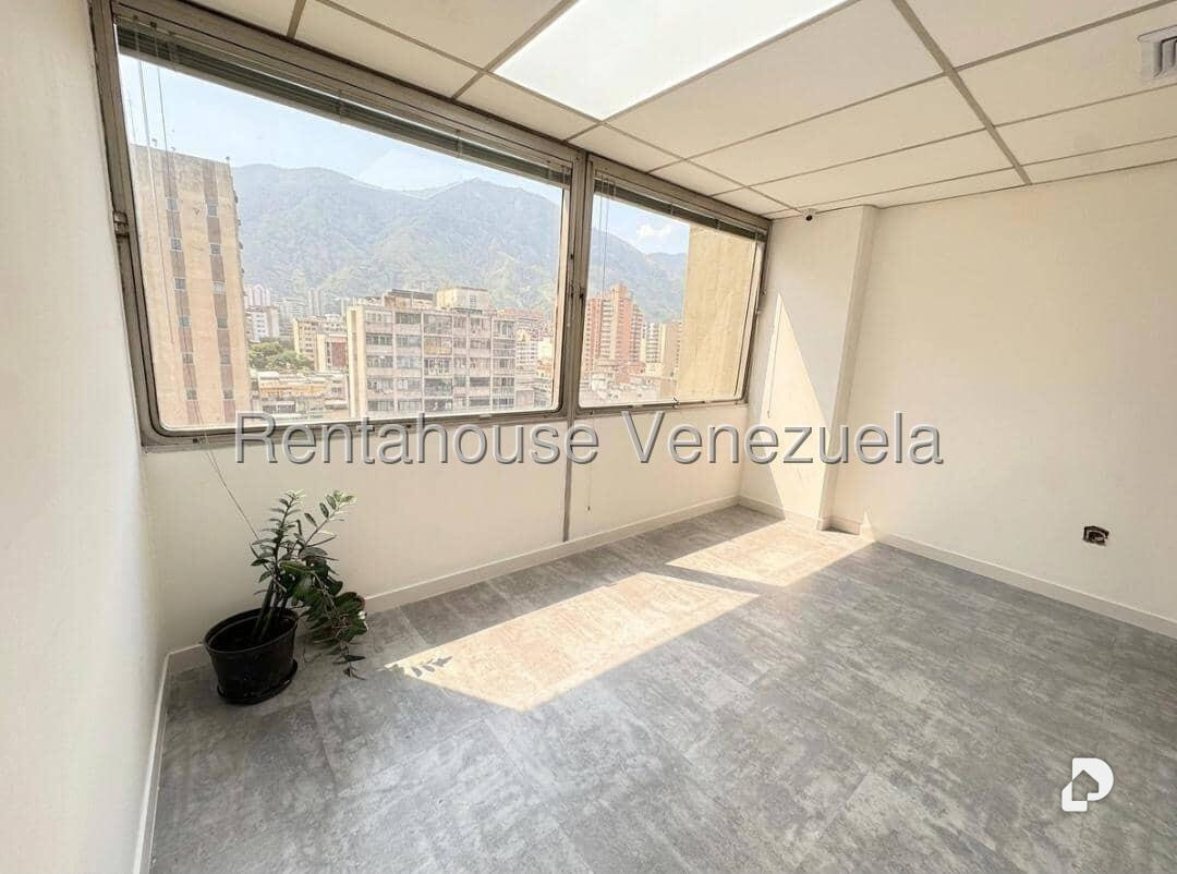 Office in Chacao, Caracas – 23