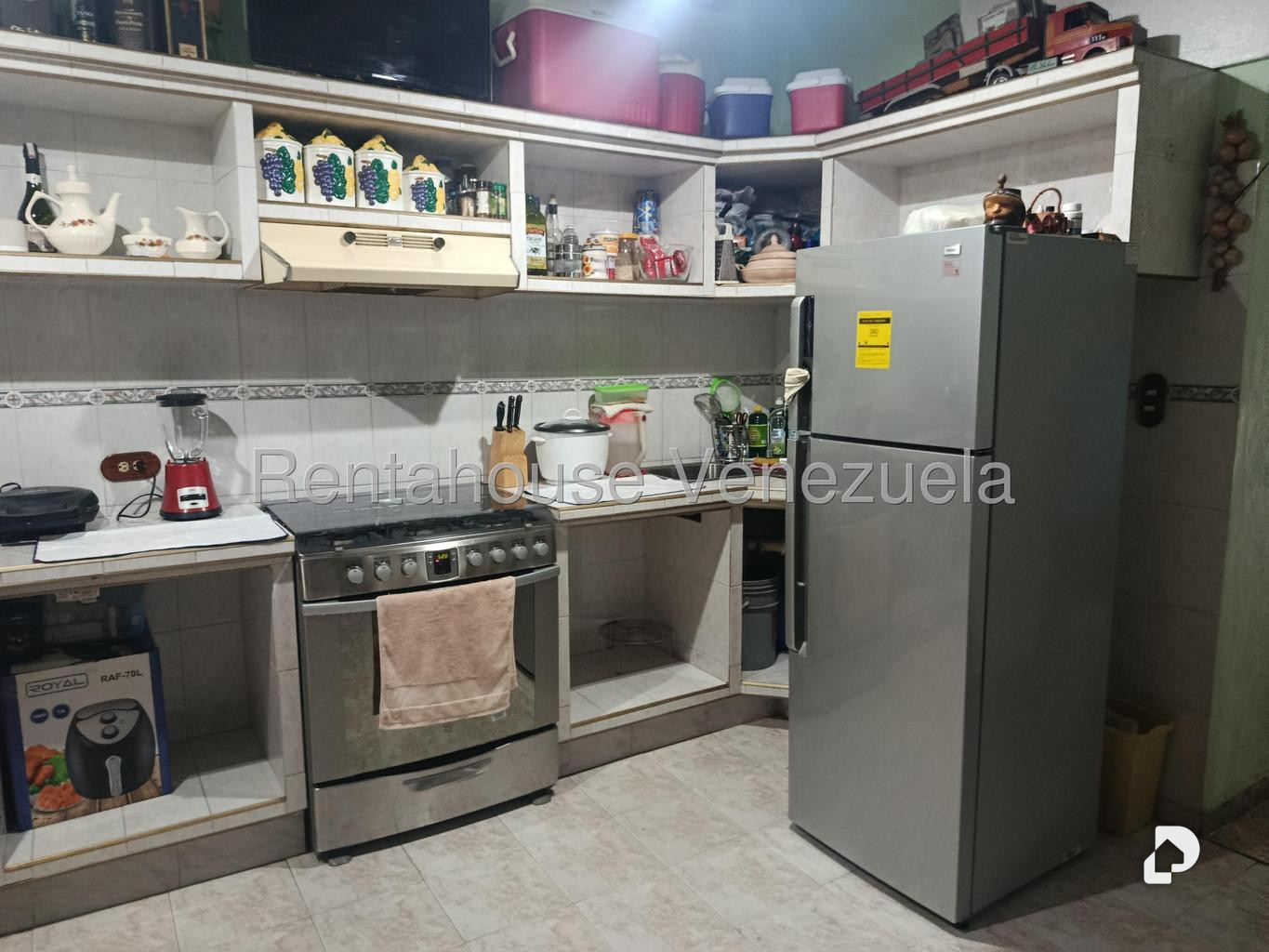 Apartamento en Parroquia Santa Rosalía, Caracas – 16
