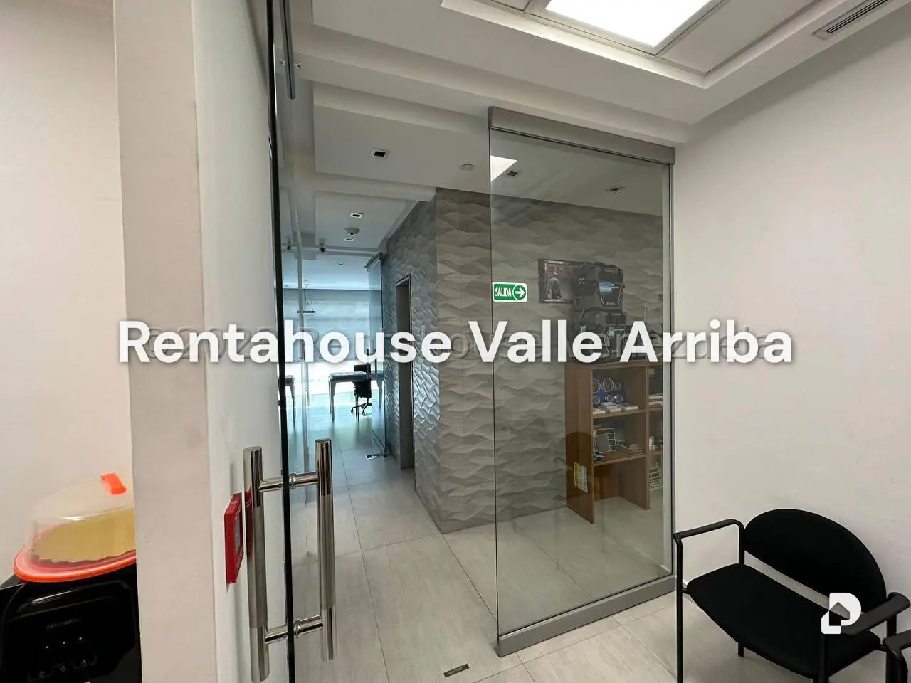 Local comercial en Macaracuay, Caracas – 27