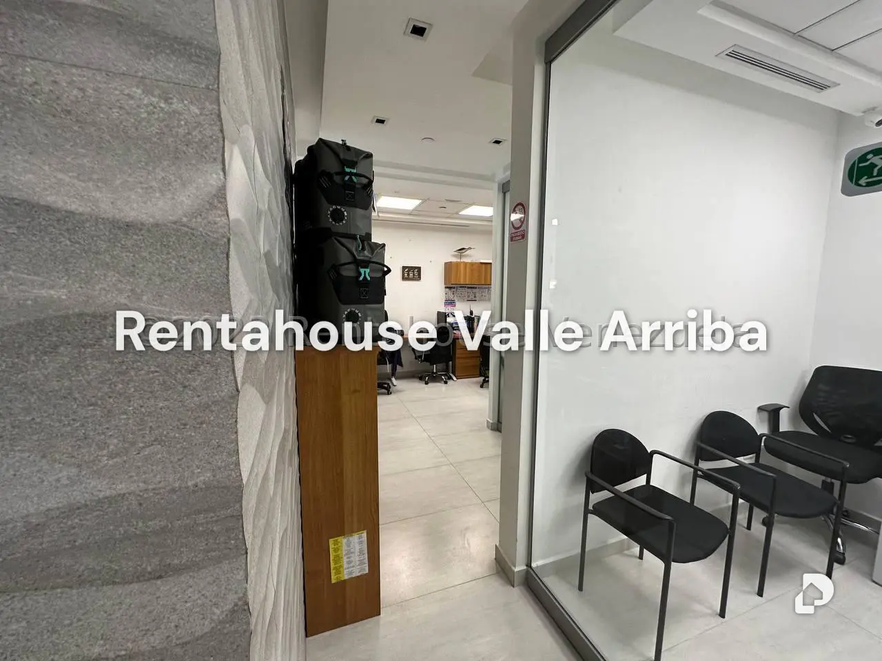 Local comercial en Macaracuay, Caracas – 17