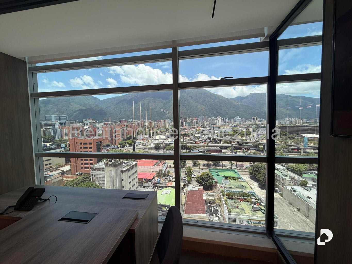 Oficina en Las Mercedes, Caracas – 29