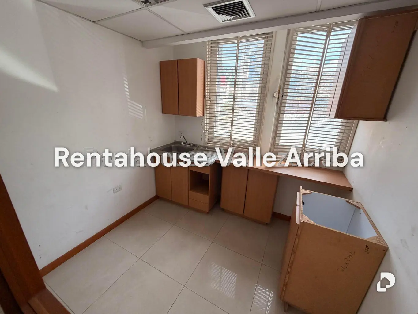 Local comercial en Bello Monte, Caracas – 23