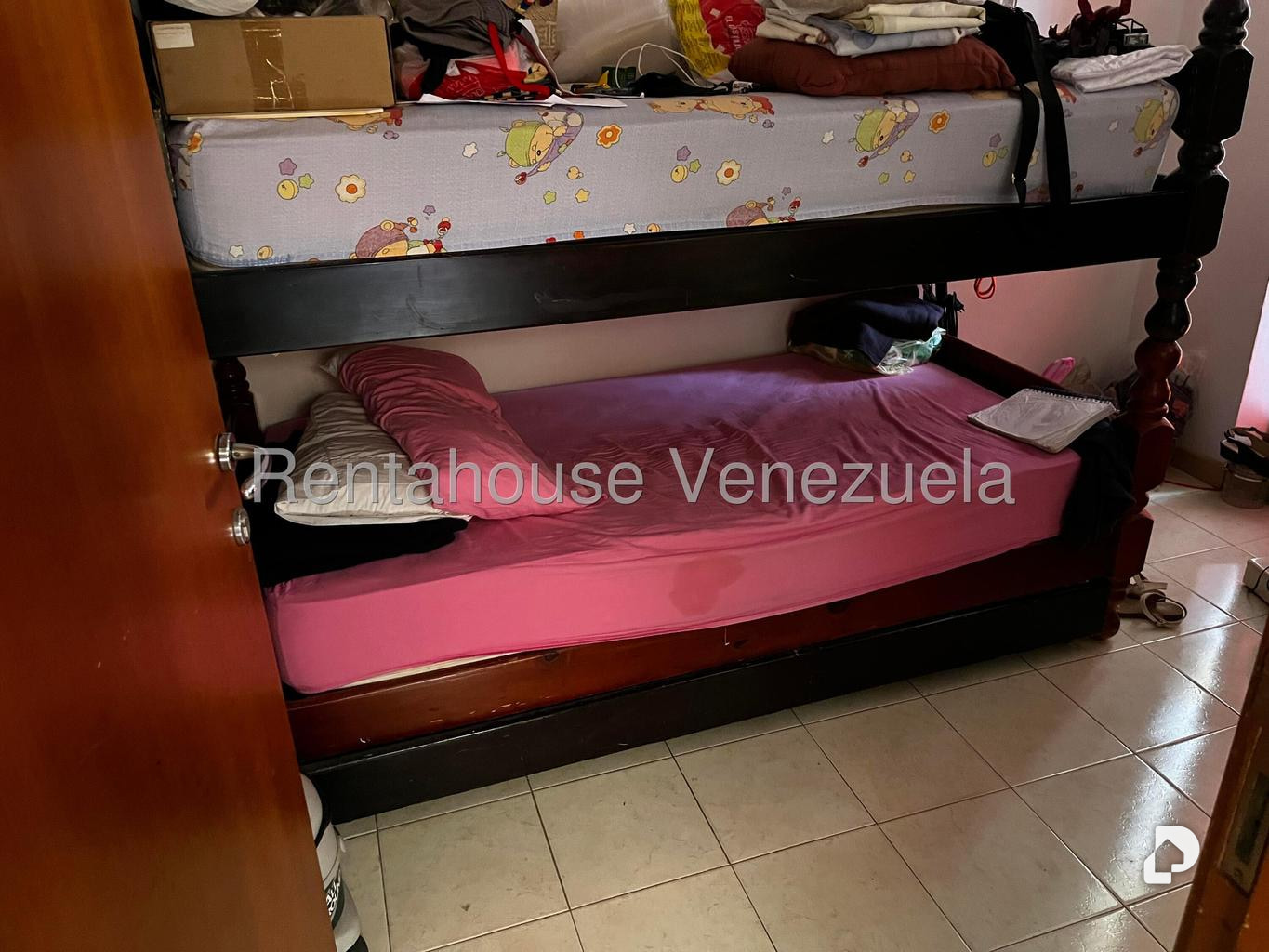 Casa en Alto Hatillo, Caracas – 24