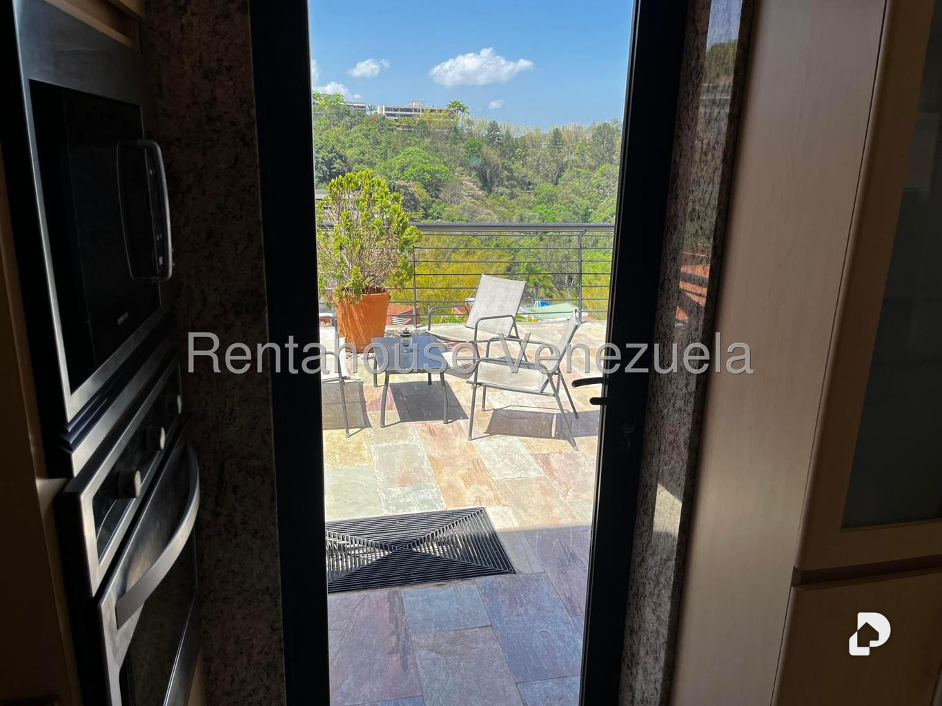 Casa en Alto Hatillo, Caracas – 16