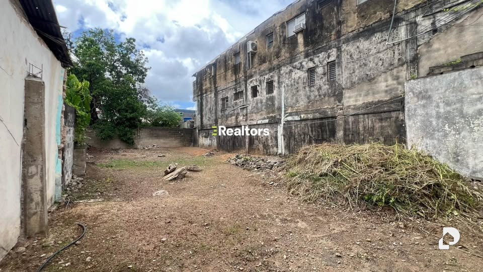 Land in Maturín – 4