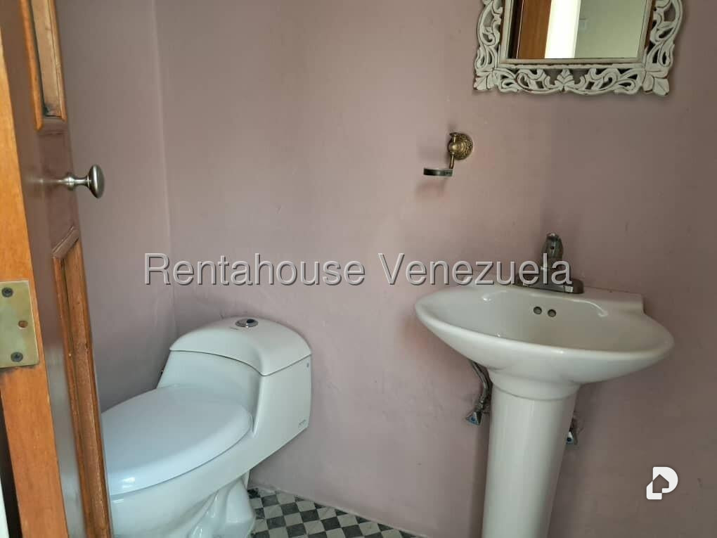 Local comercial en El Hatillo, Caracas – 23