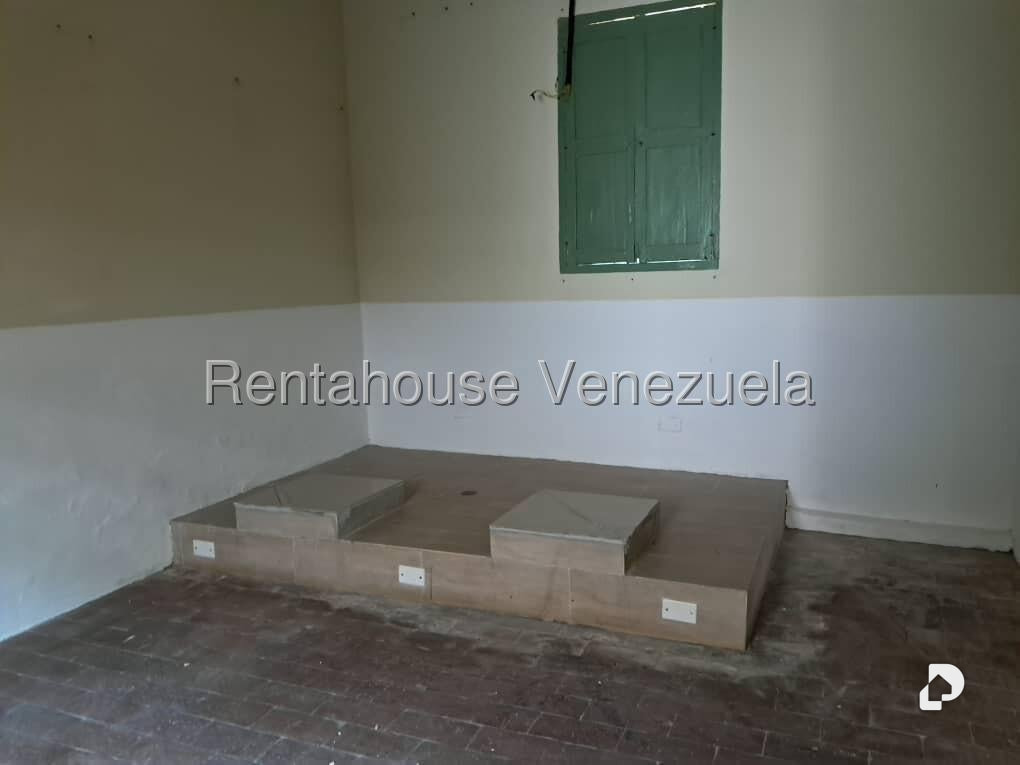 Local comercial en El Hatillo, Caracas – 24