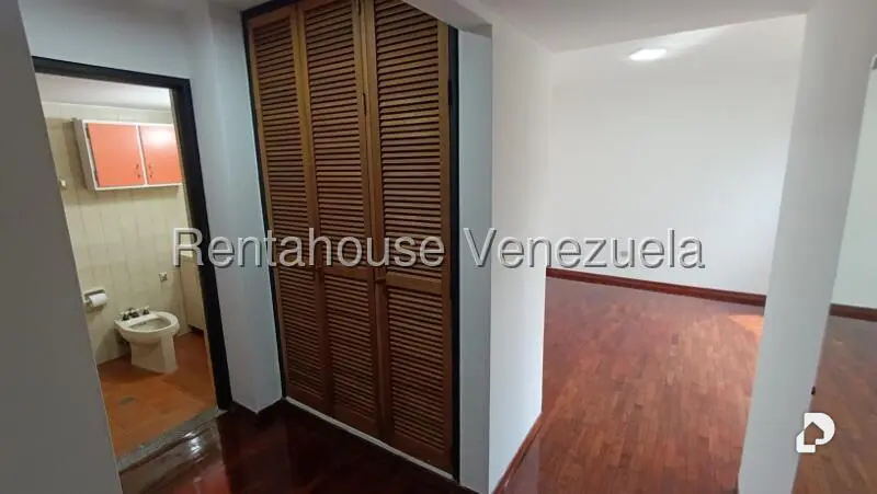 Apartamento en Altamira, Caracas – 23