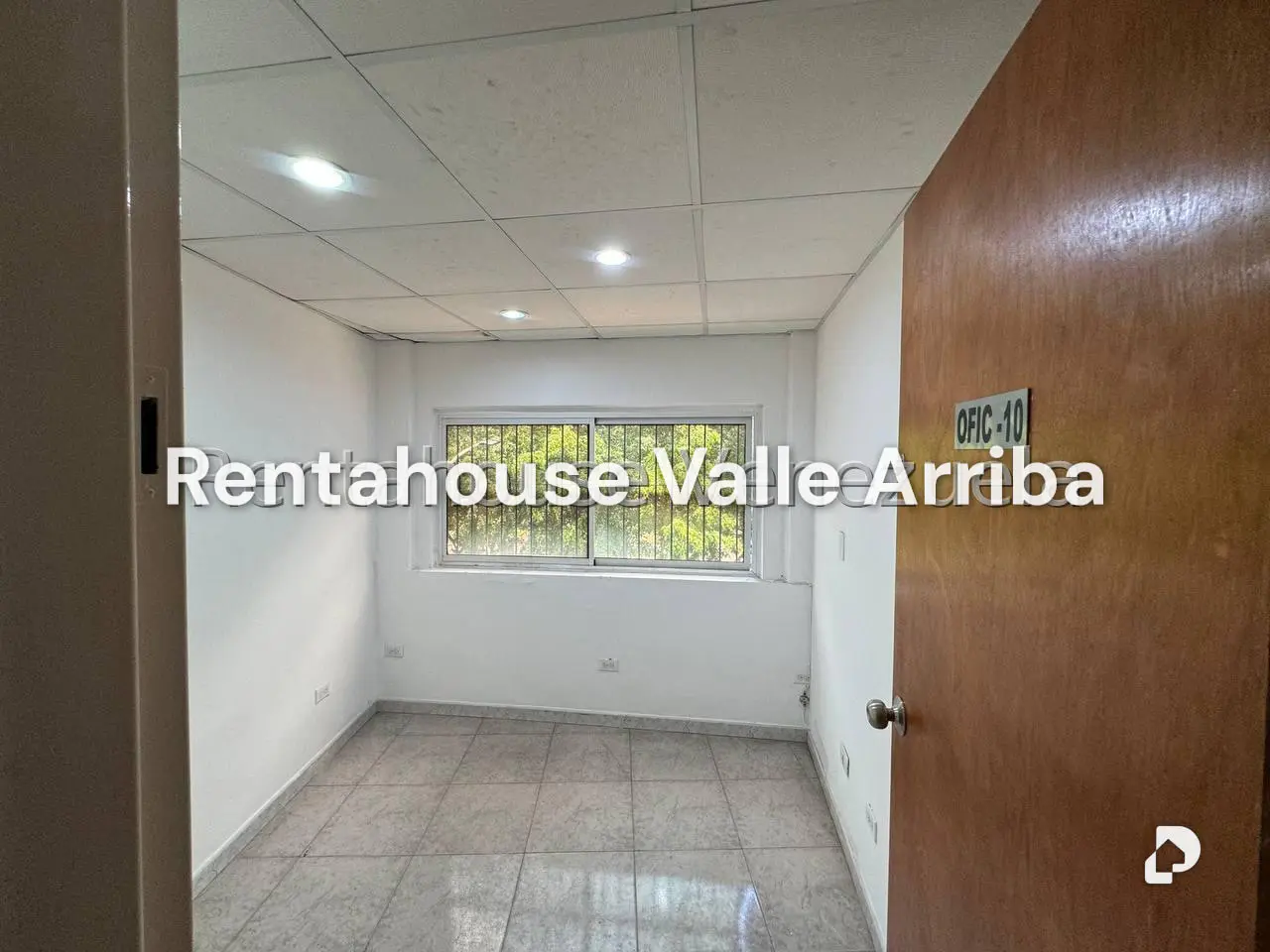 Oficina en Los Chaguaramos, Caracas – 27