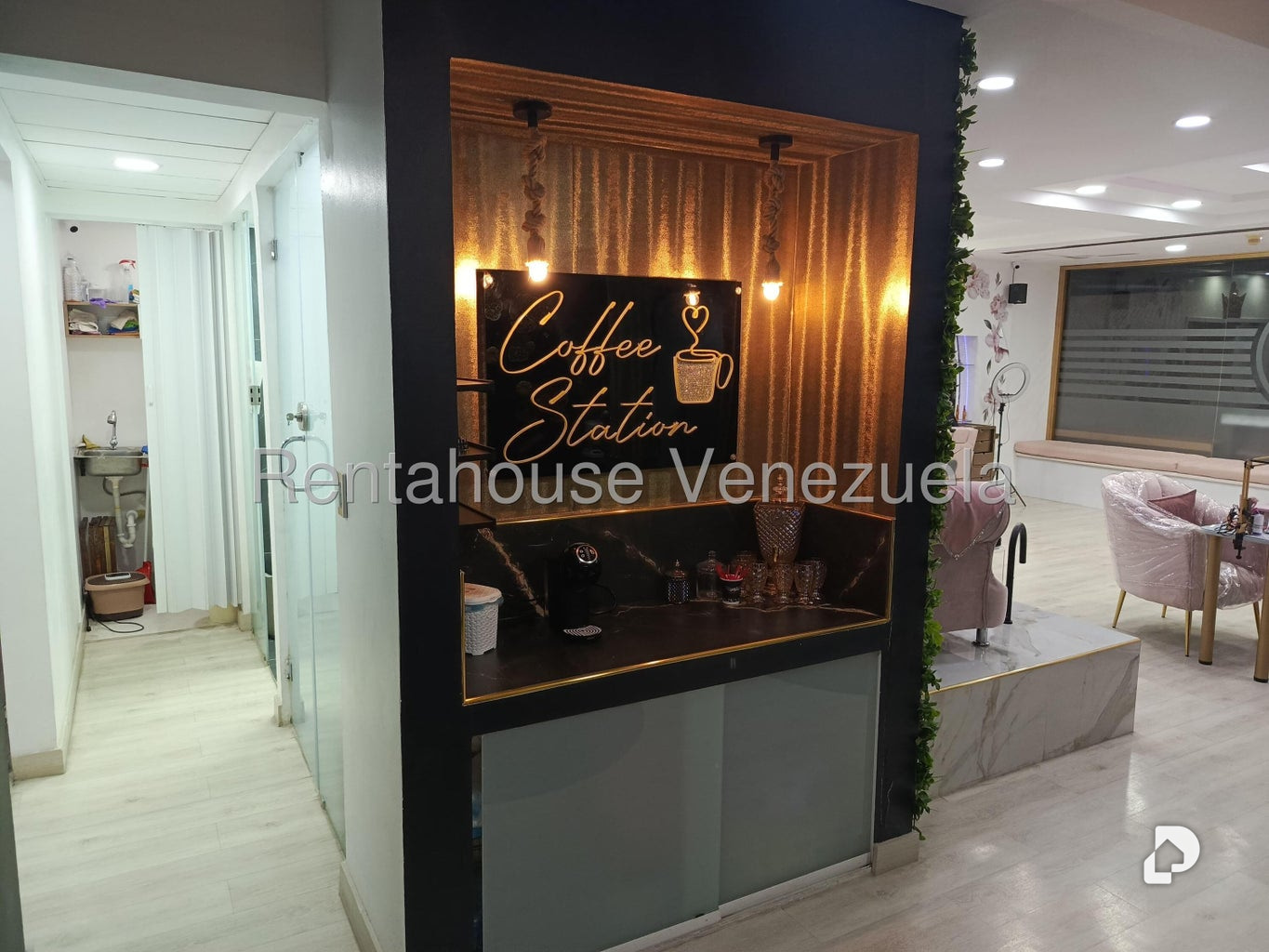 Local comercial en Las Mercedes, Caracas – 19