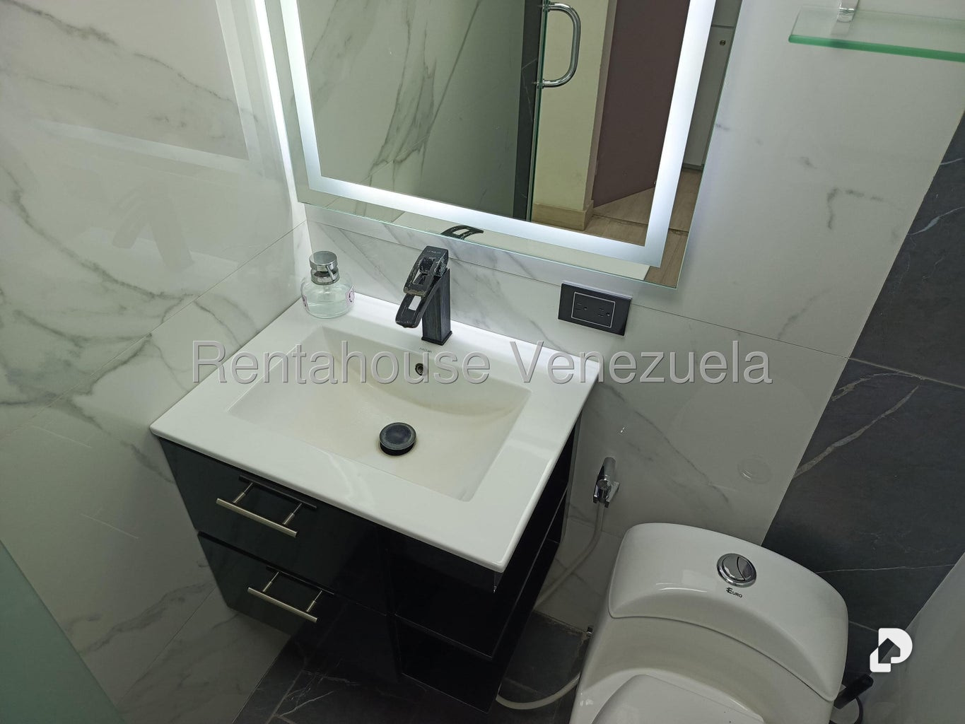 Local comercial en Las Mercedes, Caracas – 26