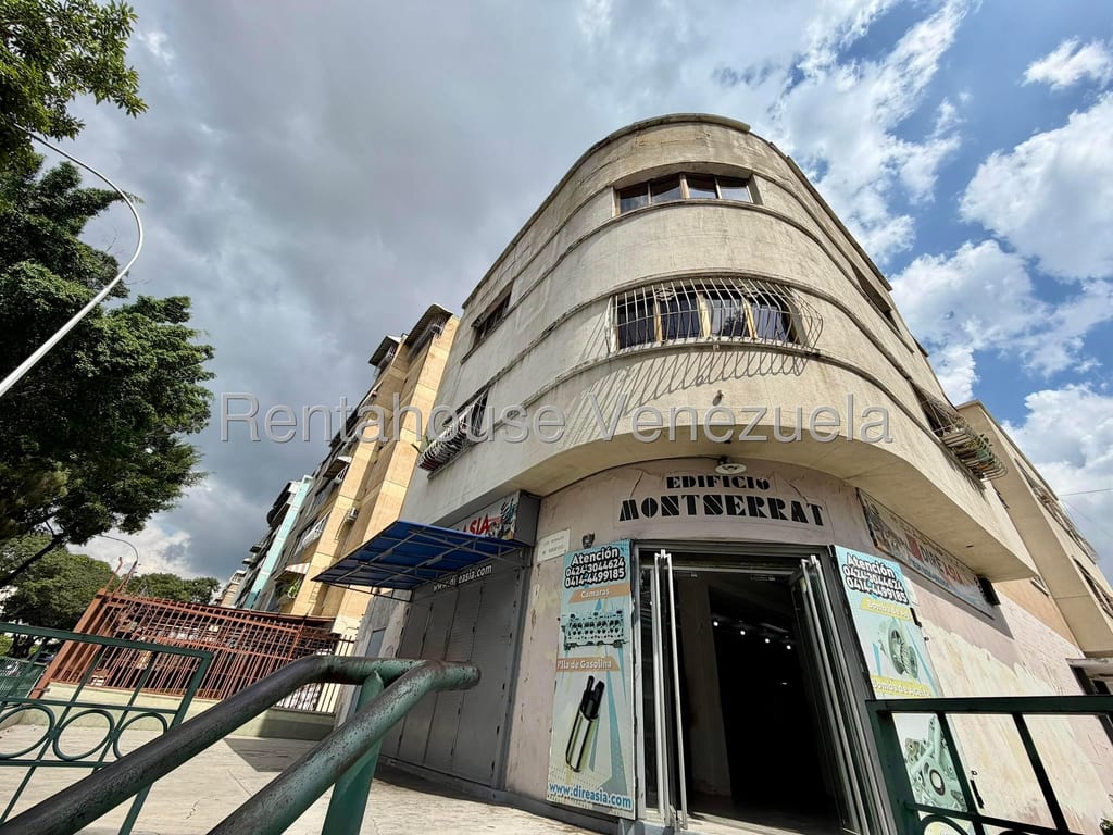 Local comercial en Los Rosales, Caracas - 1