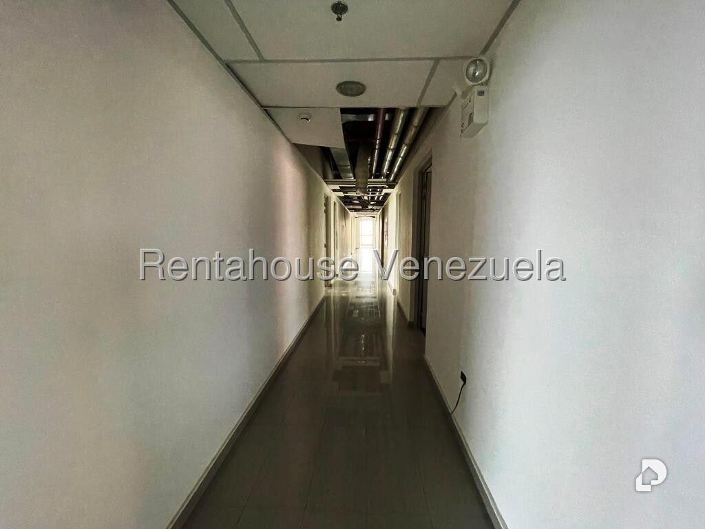 Oficina en Los Dos Caminos, Caracas – 6