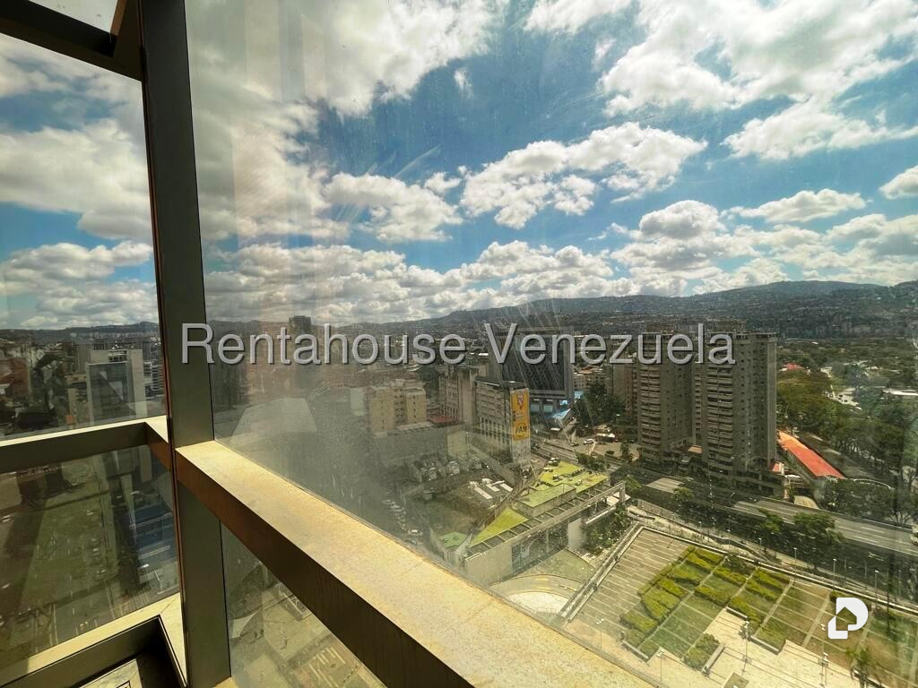 Oficina en Los Dos Caminos, Caracas – 27