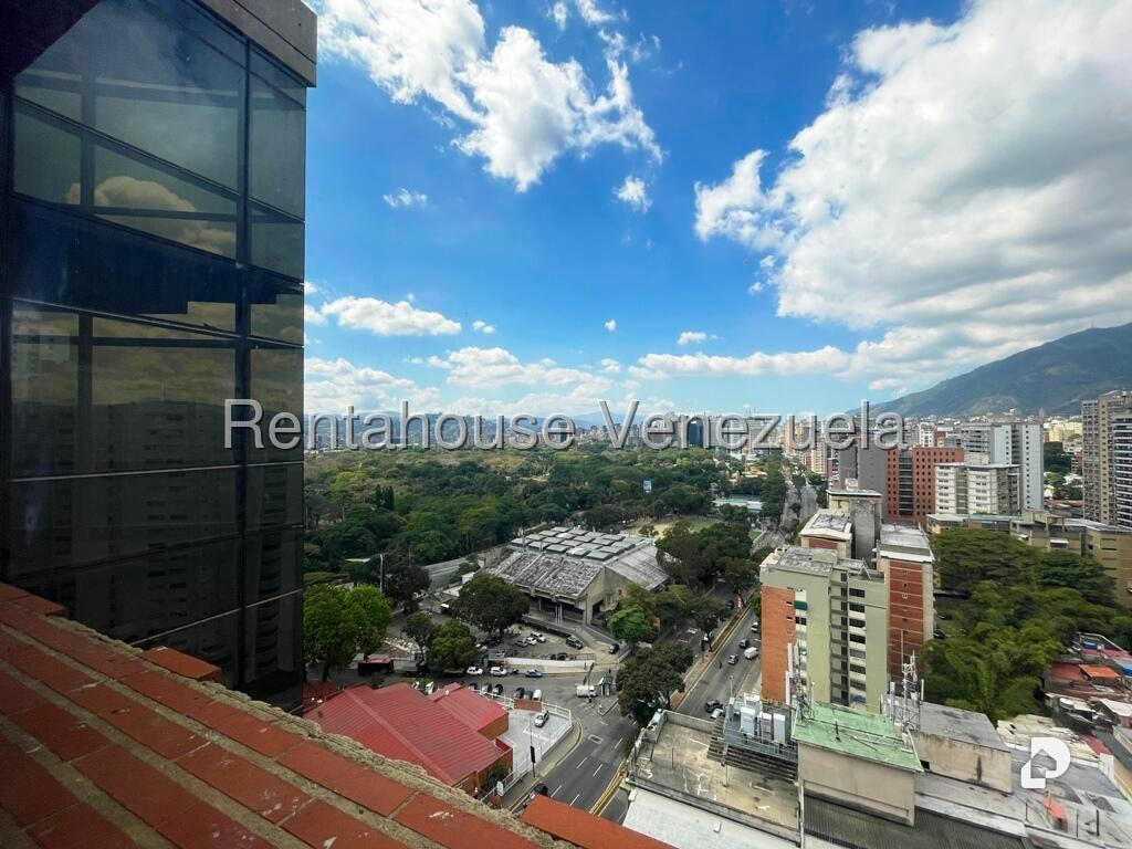 Oficina en Los Dos Caminos, Caracas – 19