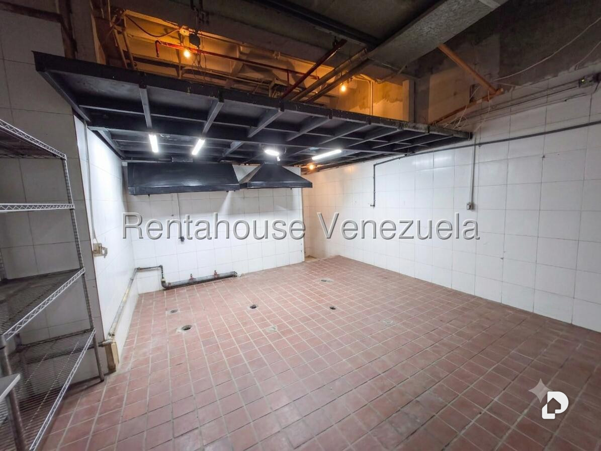 Local comercial en Los Dos Caminos, Caracas – 10