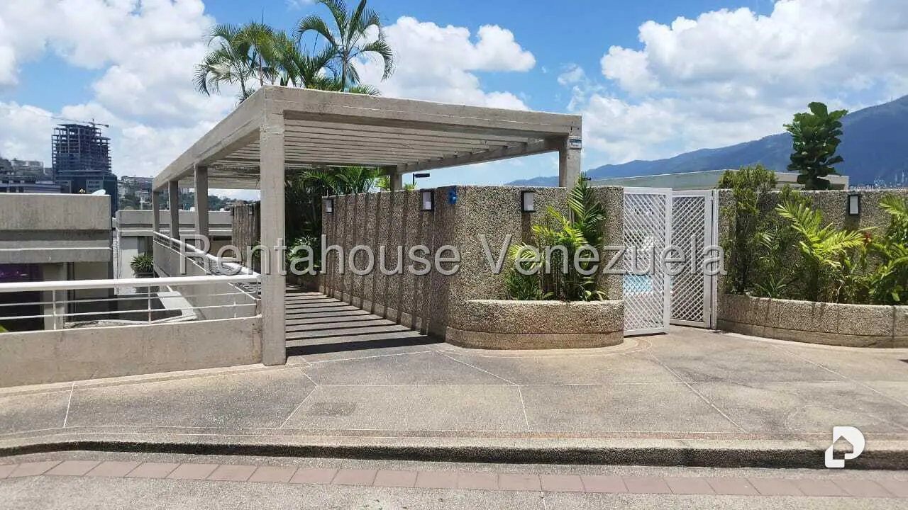 Apartamento en Lomas de Las Mercedes, Caracas – 1