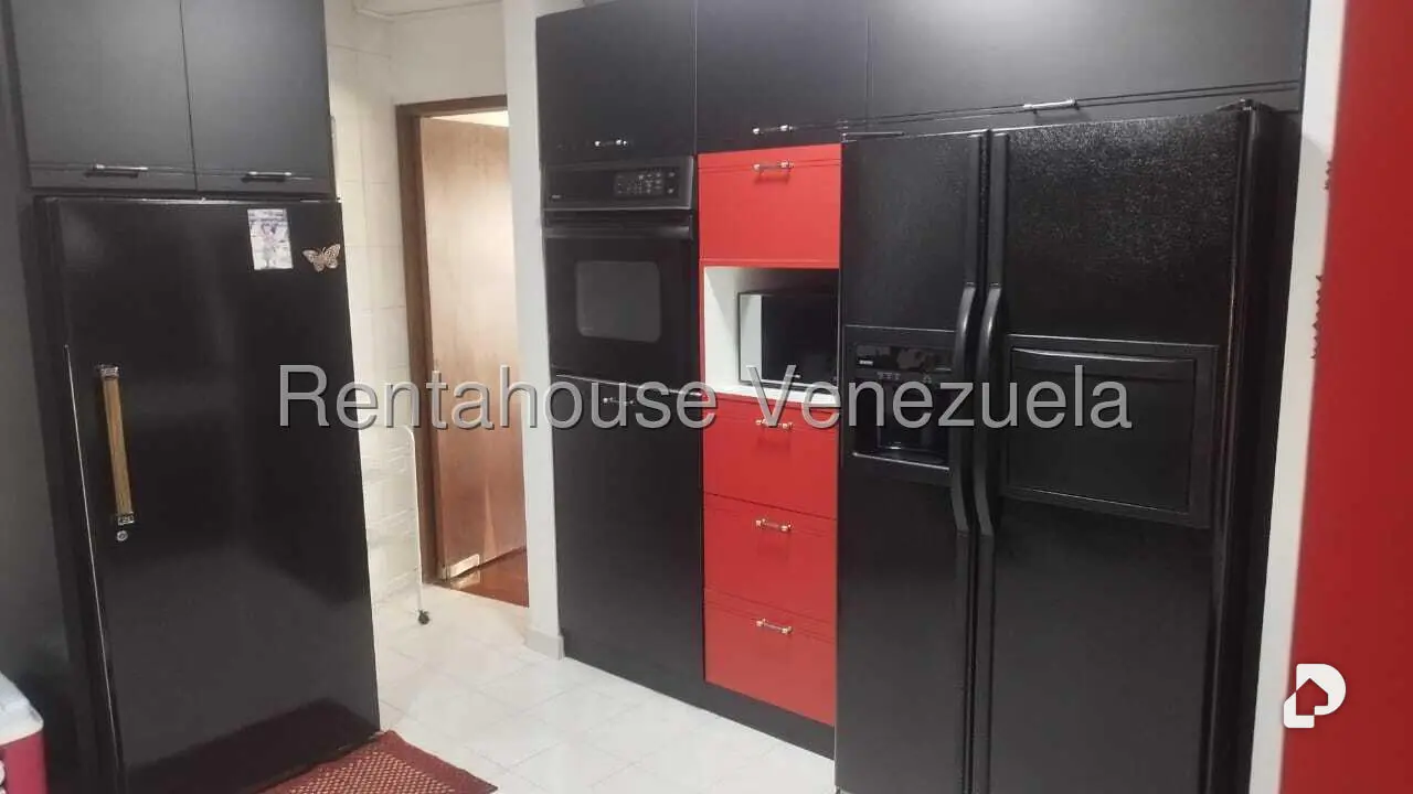 Apartamento en Lomas de Las Mercedes, Caracas – 24