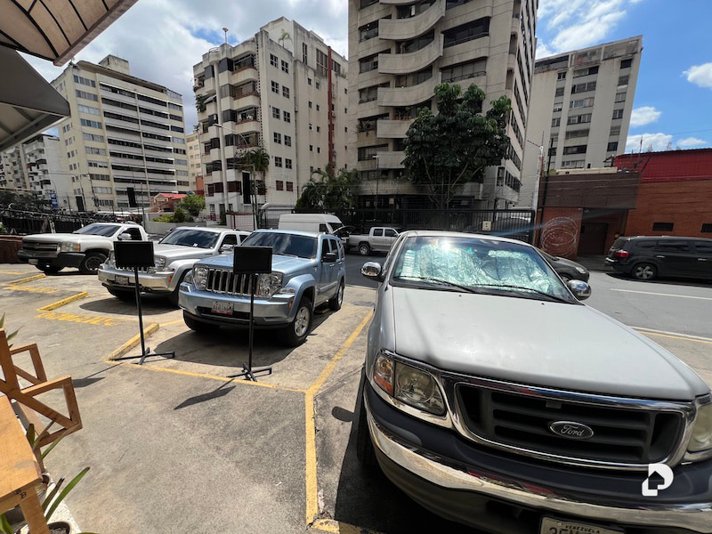 Local comercial en Los Palos Grandes, Caracas – 2