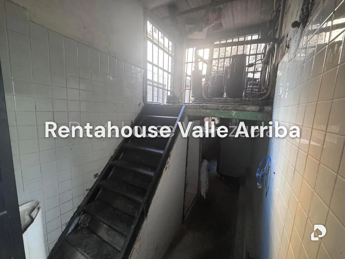 Local comercial en Las Delicias de Sabana Grande, Caracas – 24