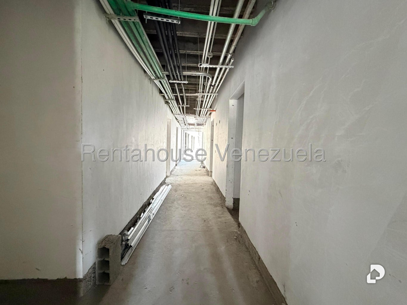 Oficina en Las Mercedes, Caracas – 17