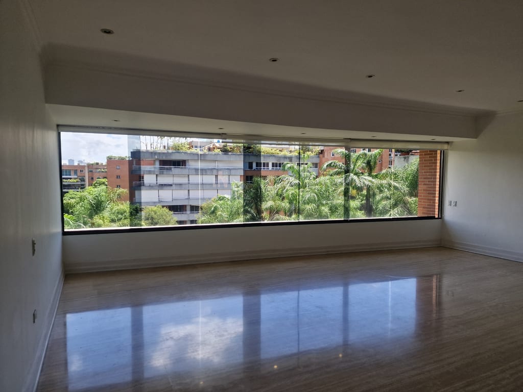 Apartamento en Campo Alegre, Caracas - 1