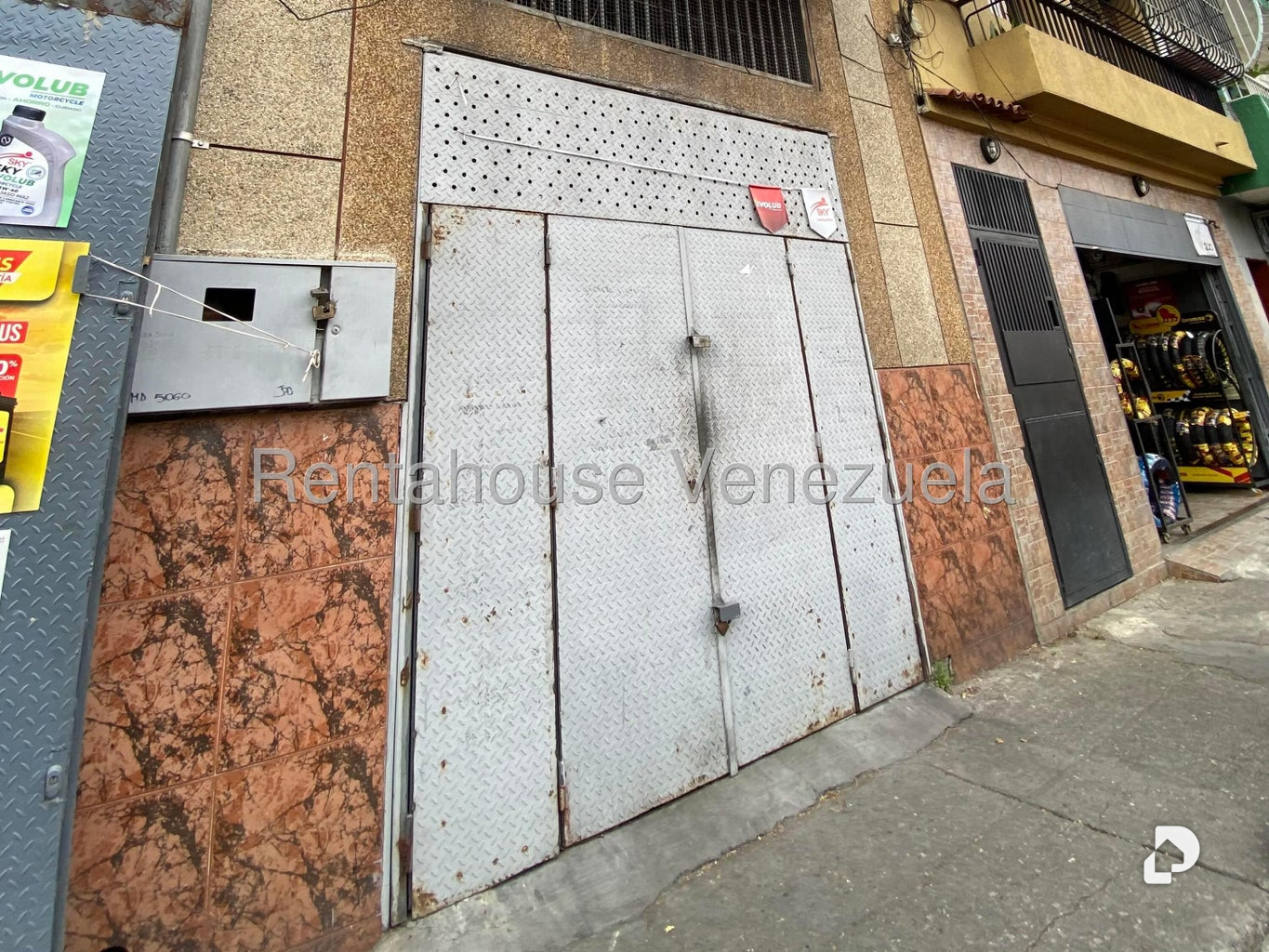 Local comercial en Puente Hierro, Caracas