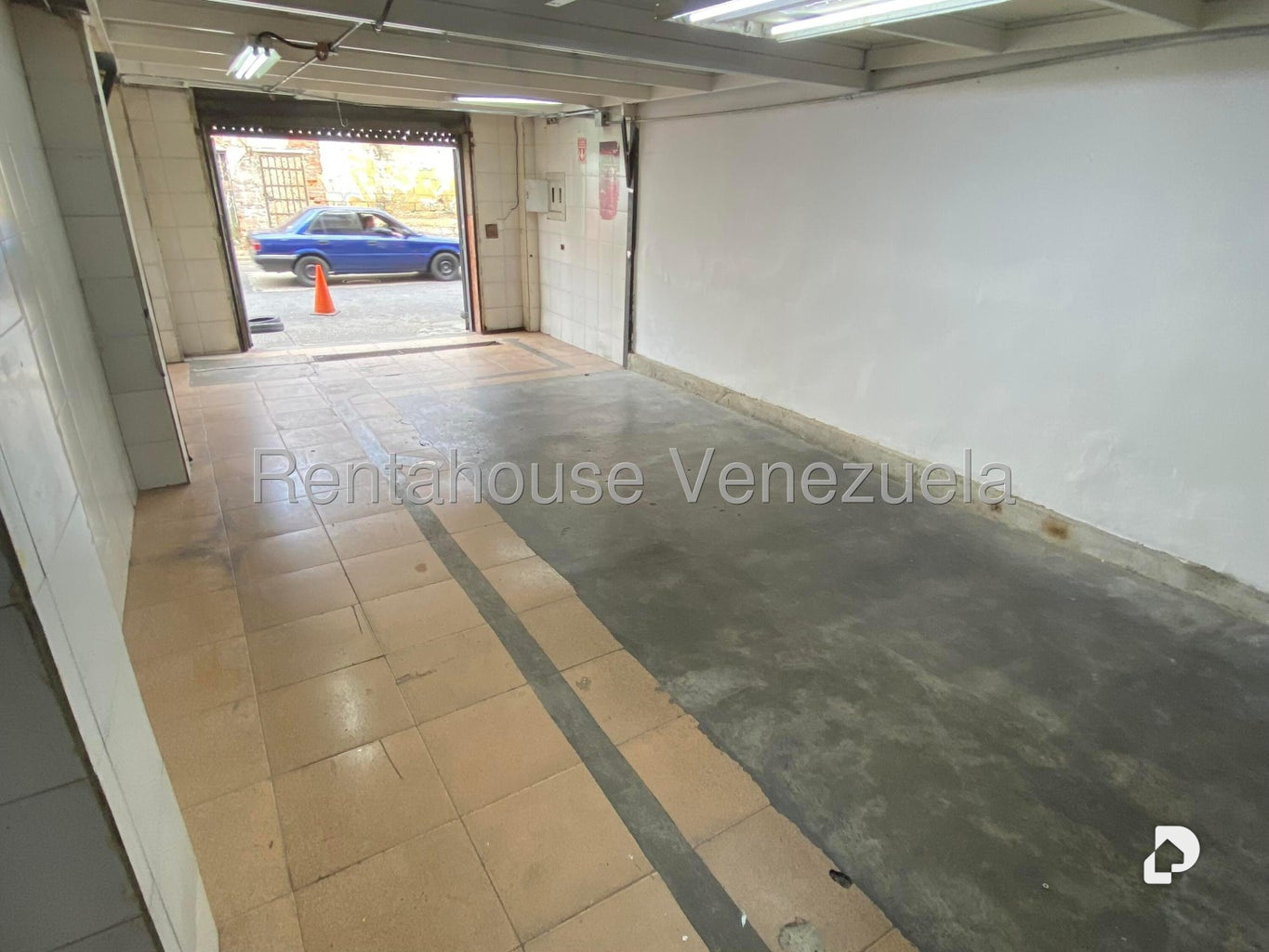 Local comercial en Puente Hierro, Caracas