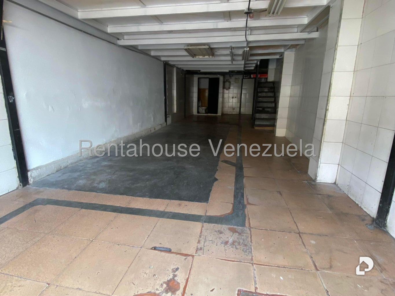 Local comercial en Puente Hierro, Caracas