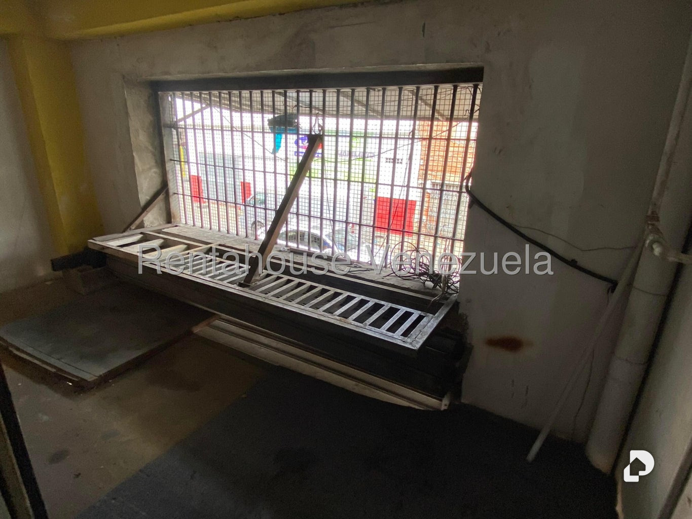 Local comercial en Puente Hierro, Caracas