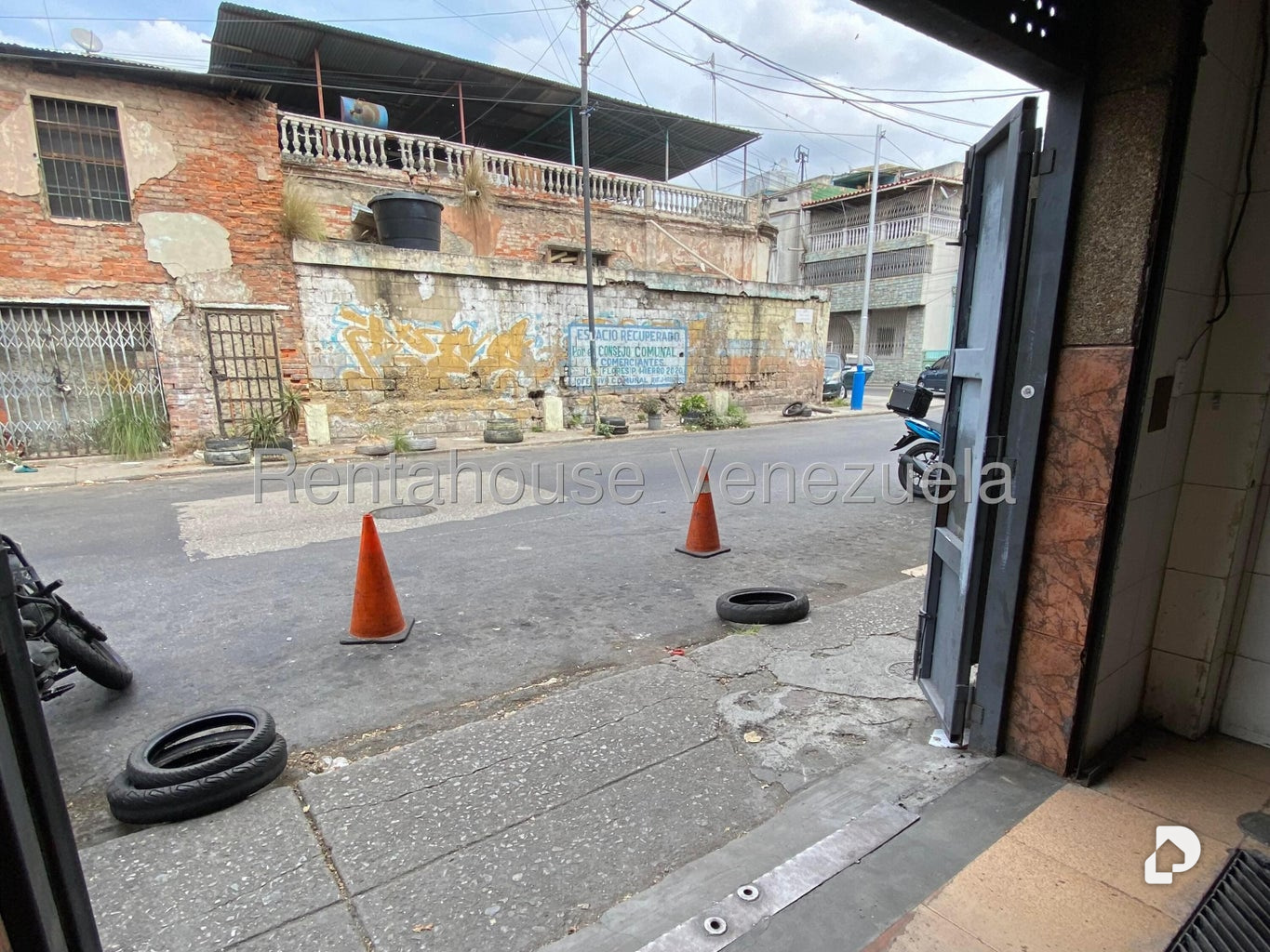Local comercial en Puente Hierro, Caracas