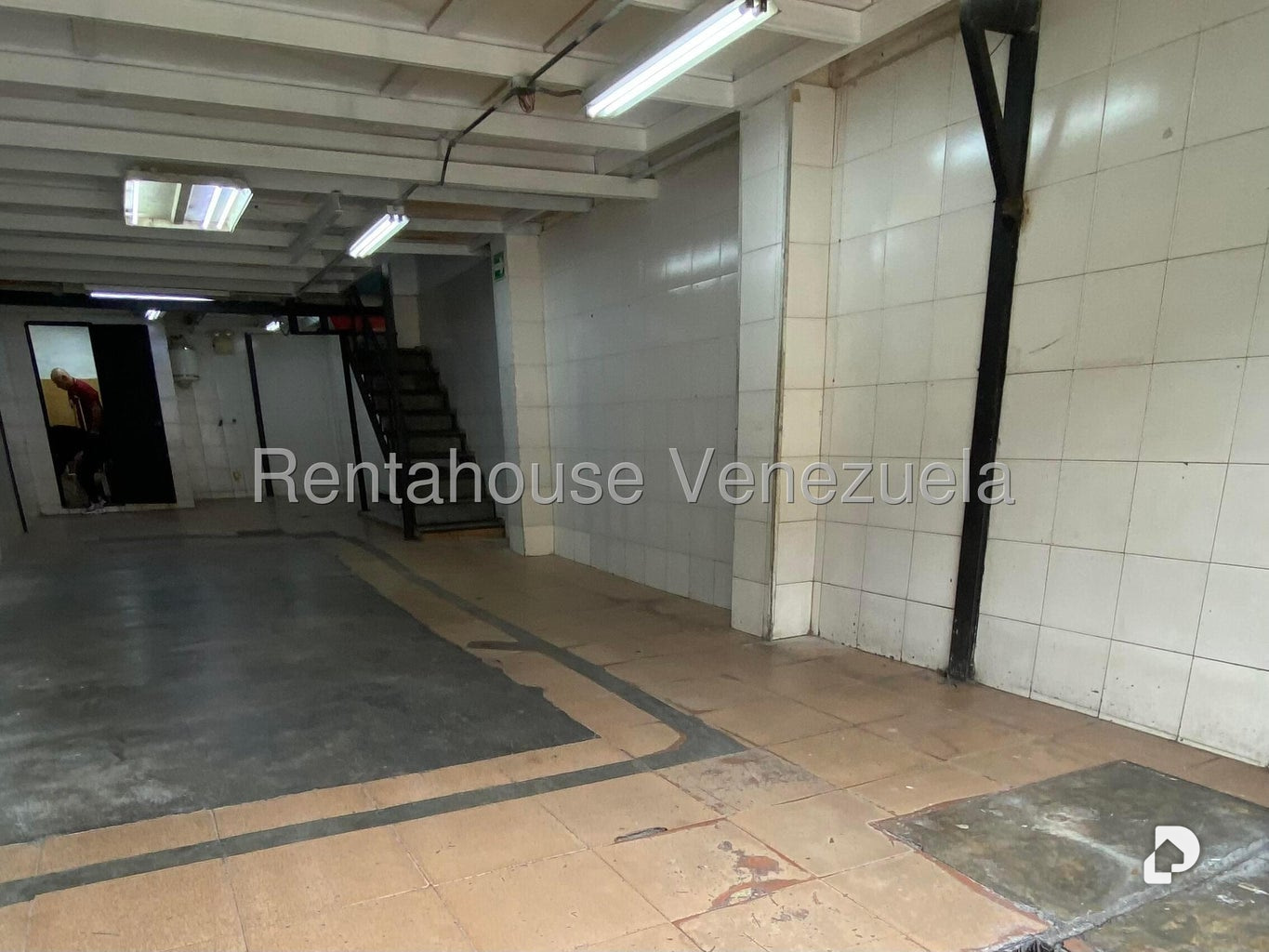 Local comercial en Puente Hierro, Caracas