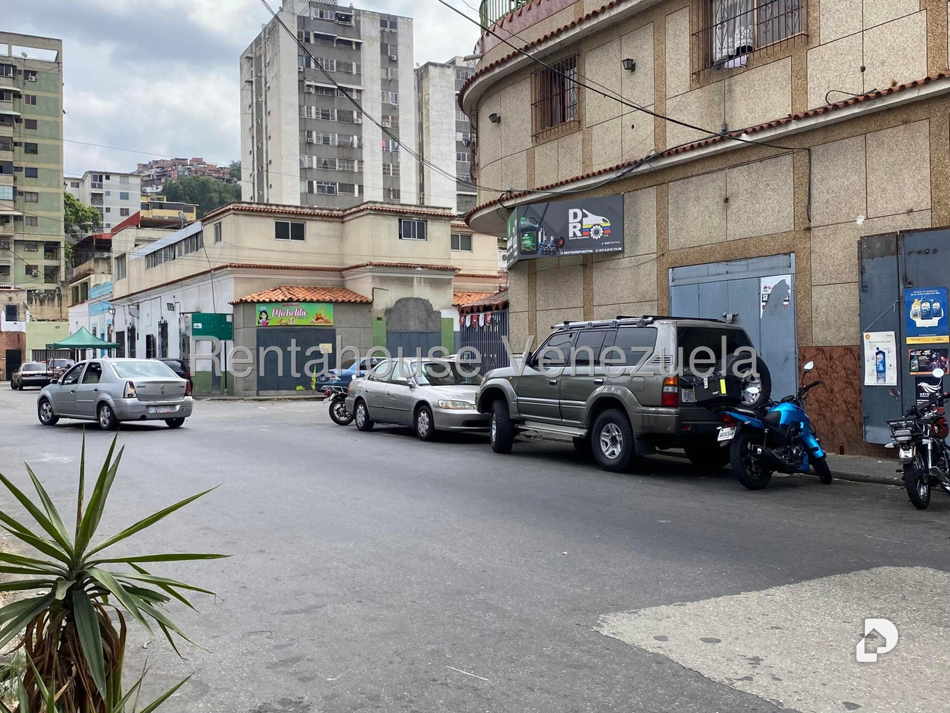Local comercial en Puente Hierro, Caracas