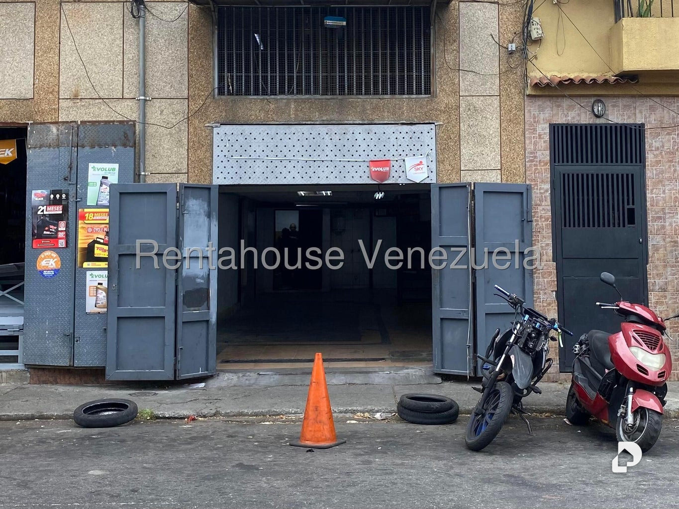 Local comercial en Puente Hierro, Caracas