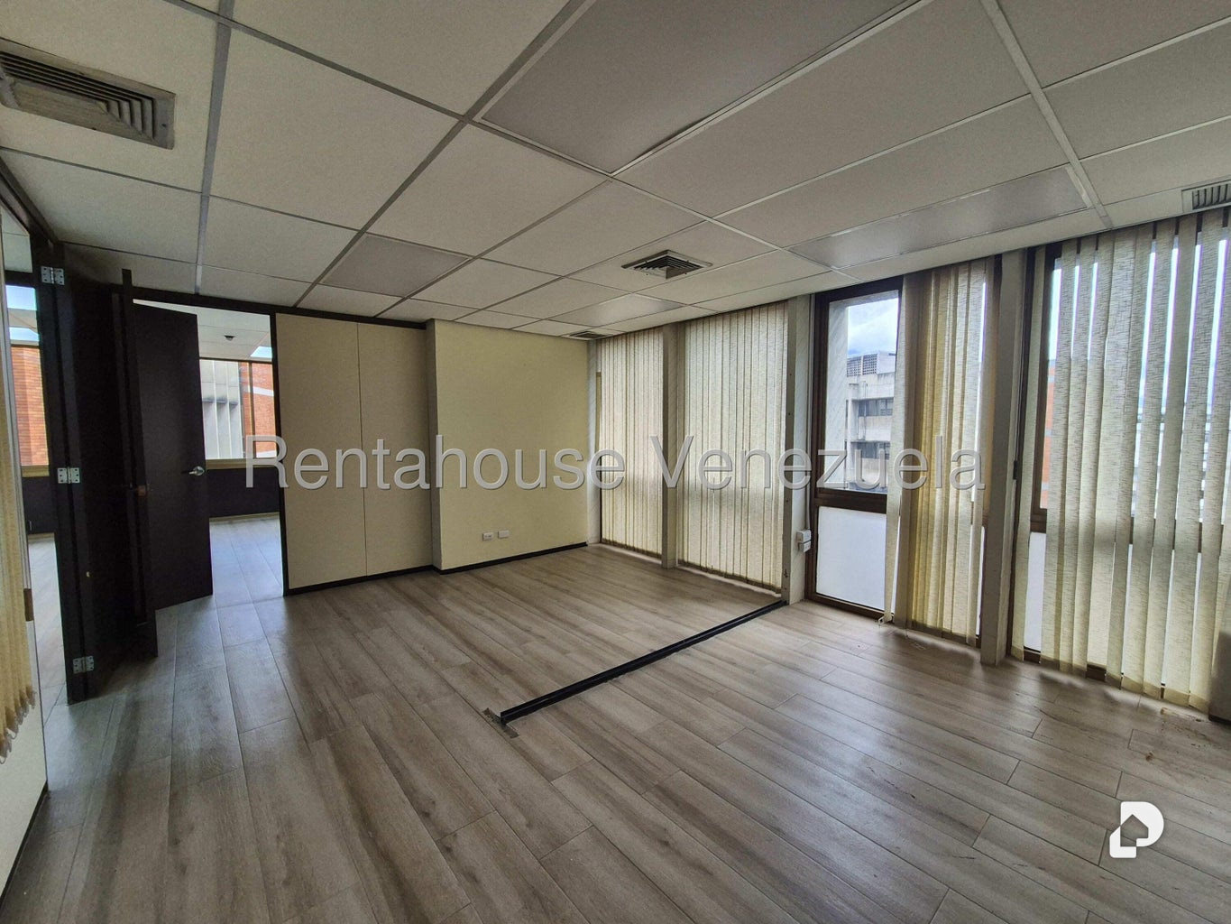 Office in Chuao, Caracas – 17