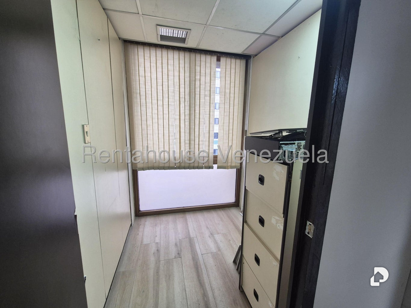 Office in Chuao, Caracas – 12