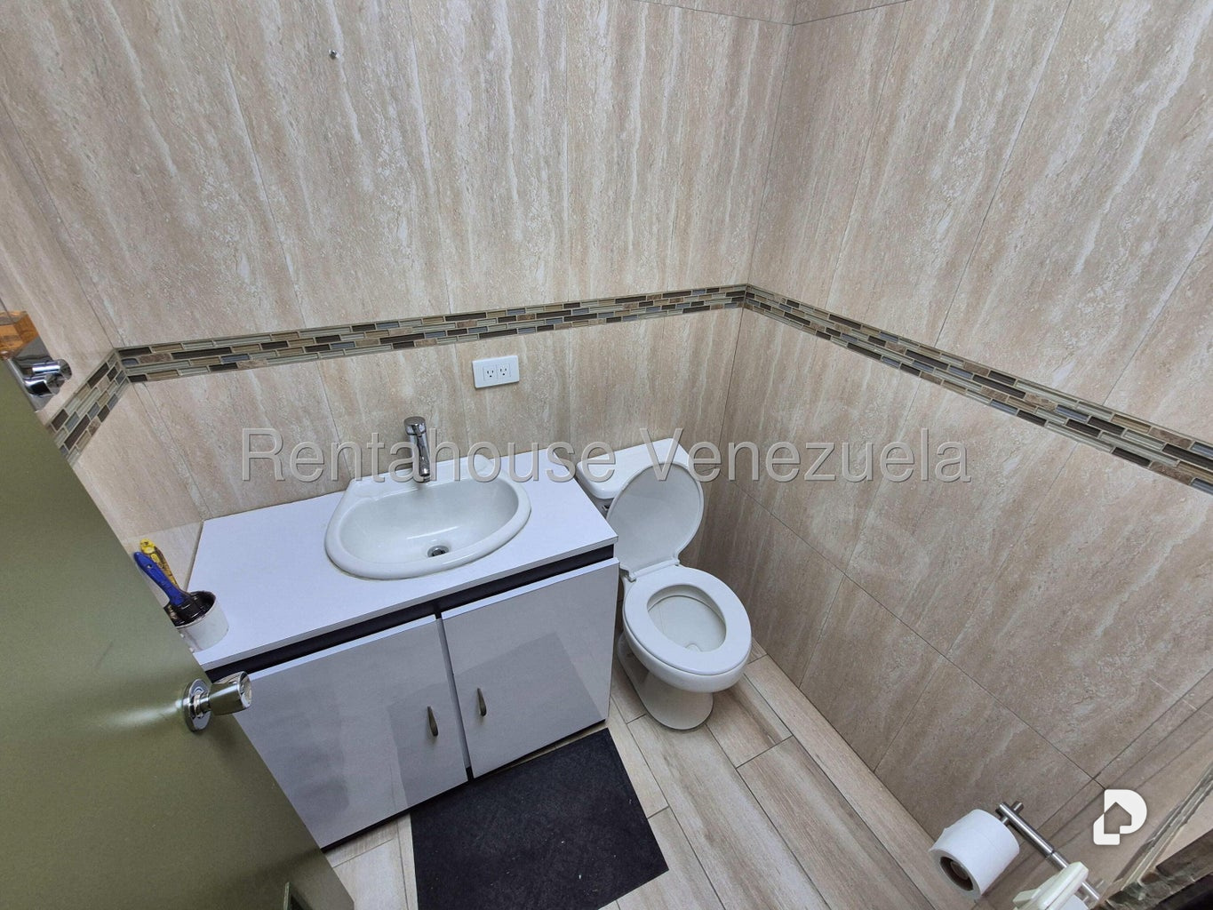 Office in Chuao, Caracas – 15