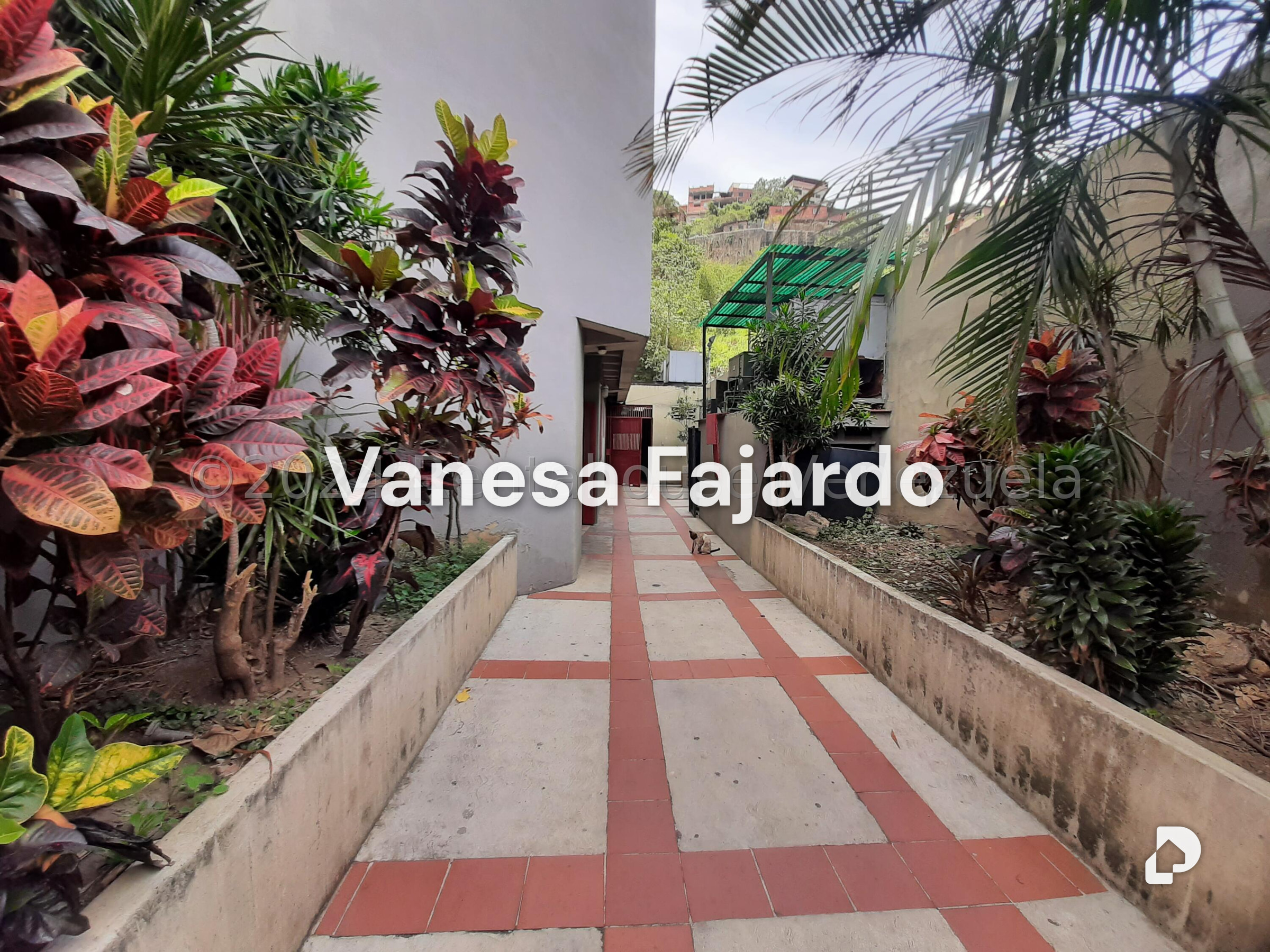 Edificio en Palo Verde, Caracas – 3