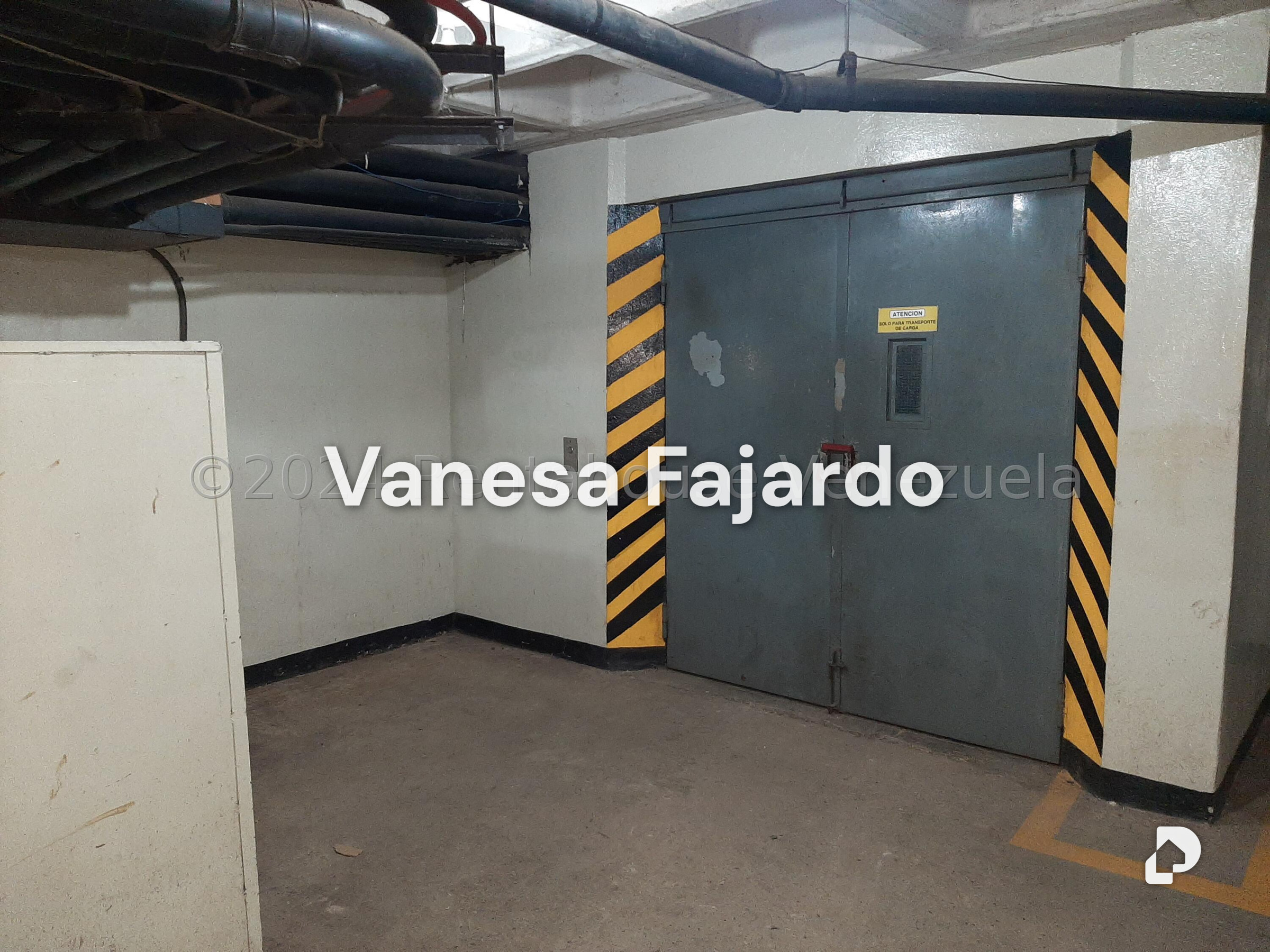 Edificio en Palo Verde, Caracas – 14