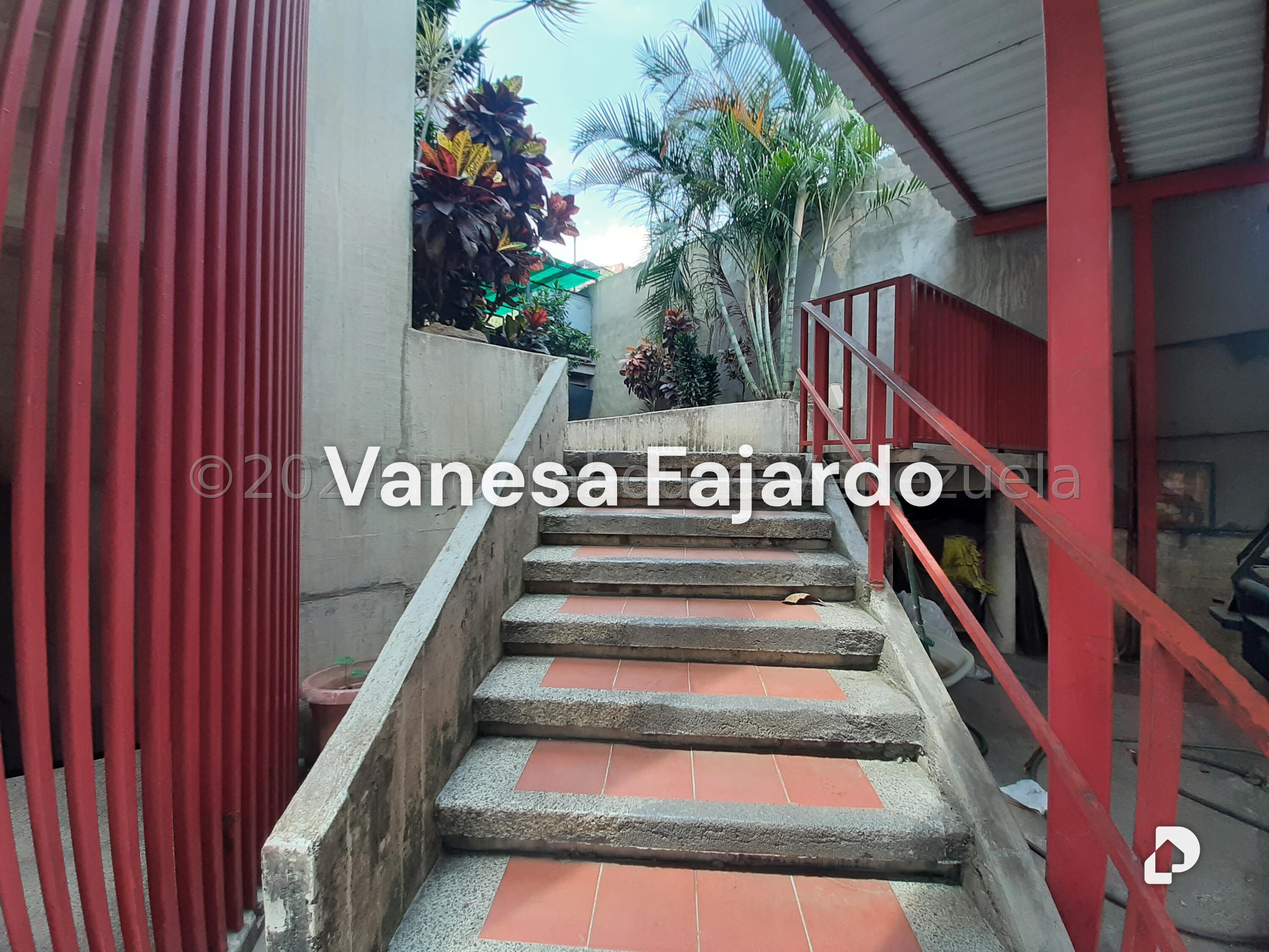 Edificio en Palo Verde, Caracas – 2