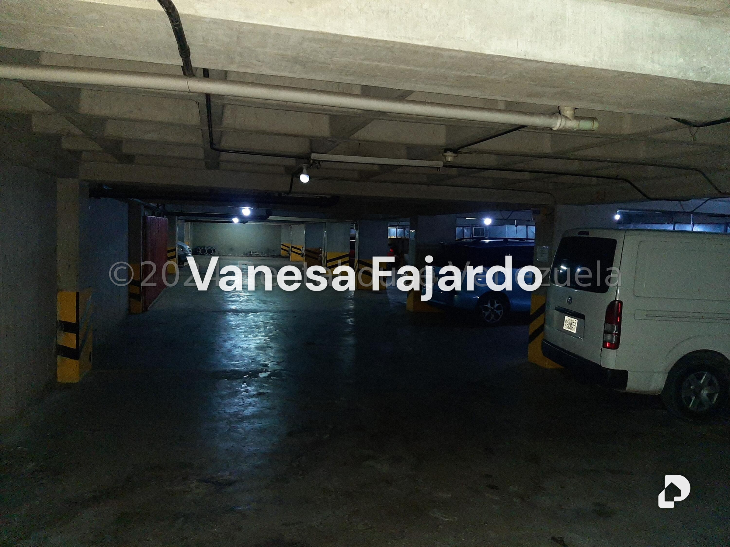 Edificio en Palo Verde, Caracas – 24