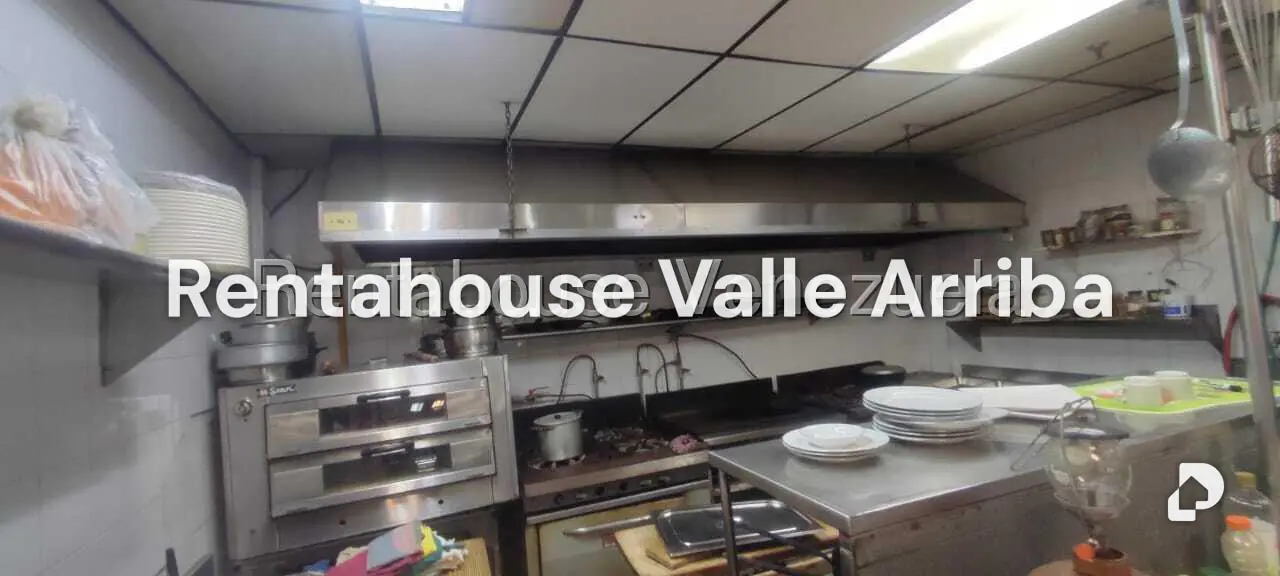 Local comercial en La Urbina, Caracas – 15