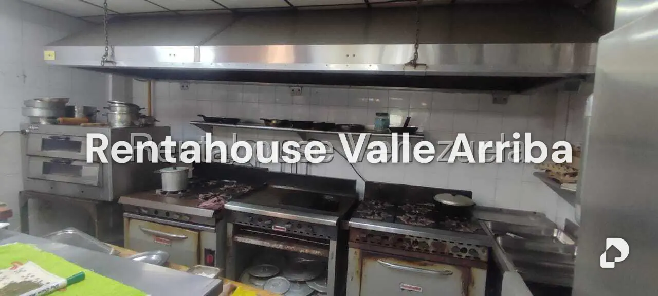 Local comercial en La Urbina, Caracas – 17